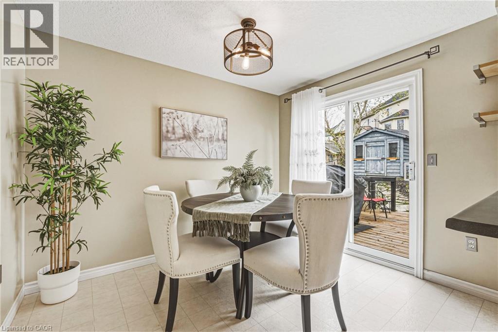 40 MERLENE Court, Cambridge, Ontario, N3C4G1 — Photo 10