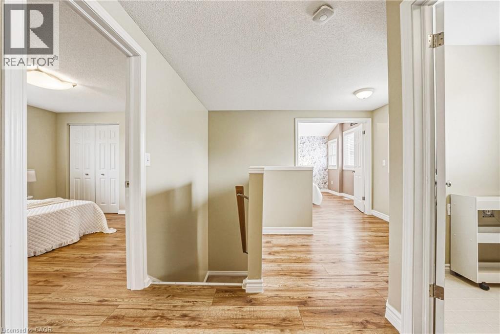 40 MERLENE Court, Cambridge, Ontario, N3C4G1 — Photo 12