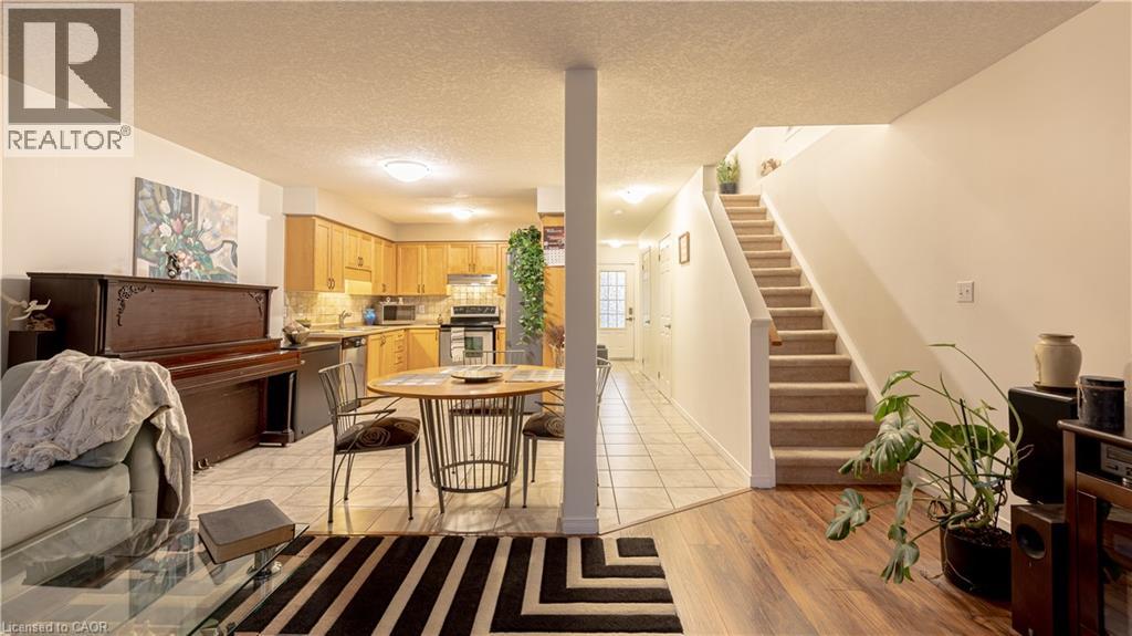 85 BANKSIDE Drive Unit# E34, Kitchener, Ontario, N2N3M4 — Photo 9