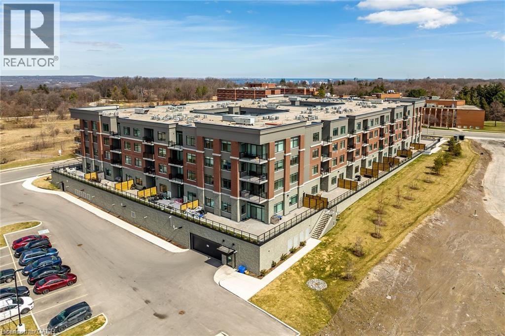 1 REDFERN Avenue Unit# 403, Hamilton, Ontario, L9C7S8 — Photo 2
