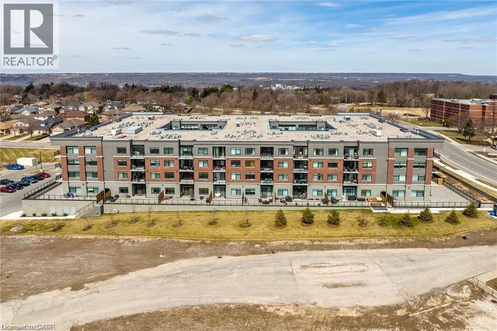 1 REDFERN Avenue Unit# 403, Hamilton, Ontario, L9C7S8 — Photo 3