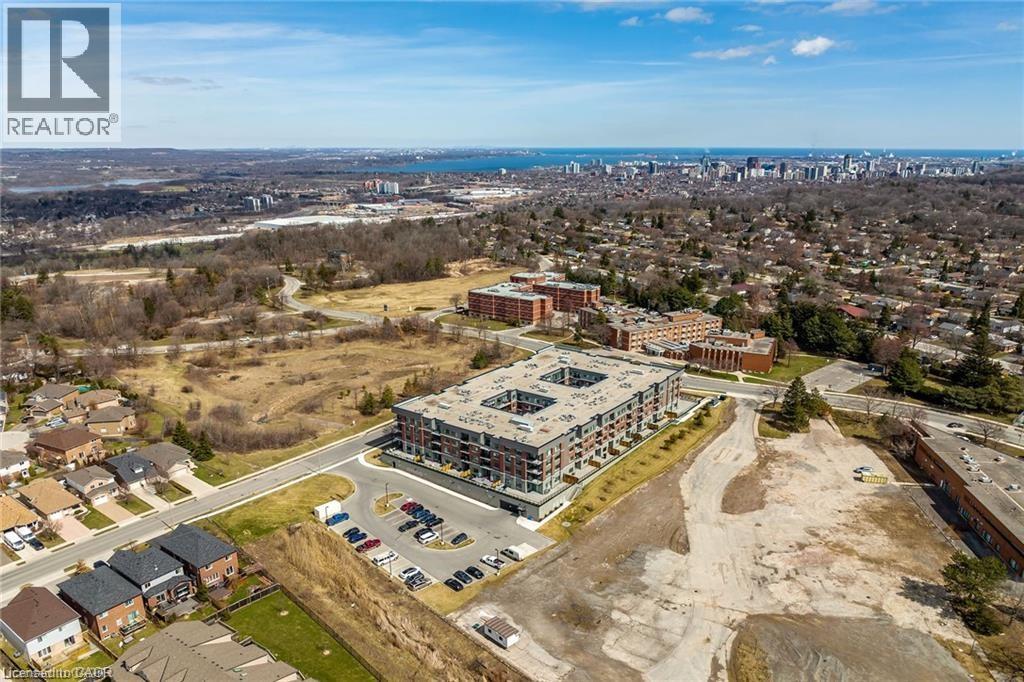 1 REDFERN Avenue Unit# 403, Hamilton, Ontario, L9C7S8 — Photo 6
