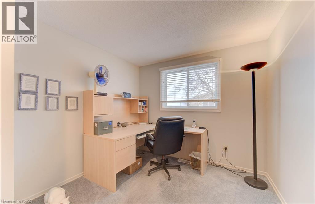 33 MANOR Drive, Kitchener, Ontario, N2A2T9 — Photo 20