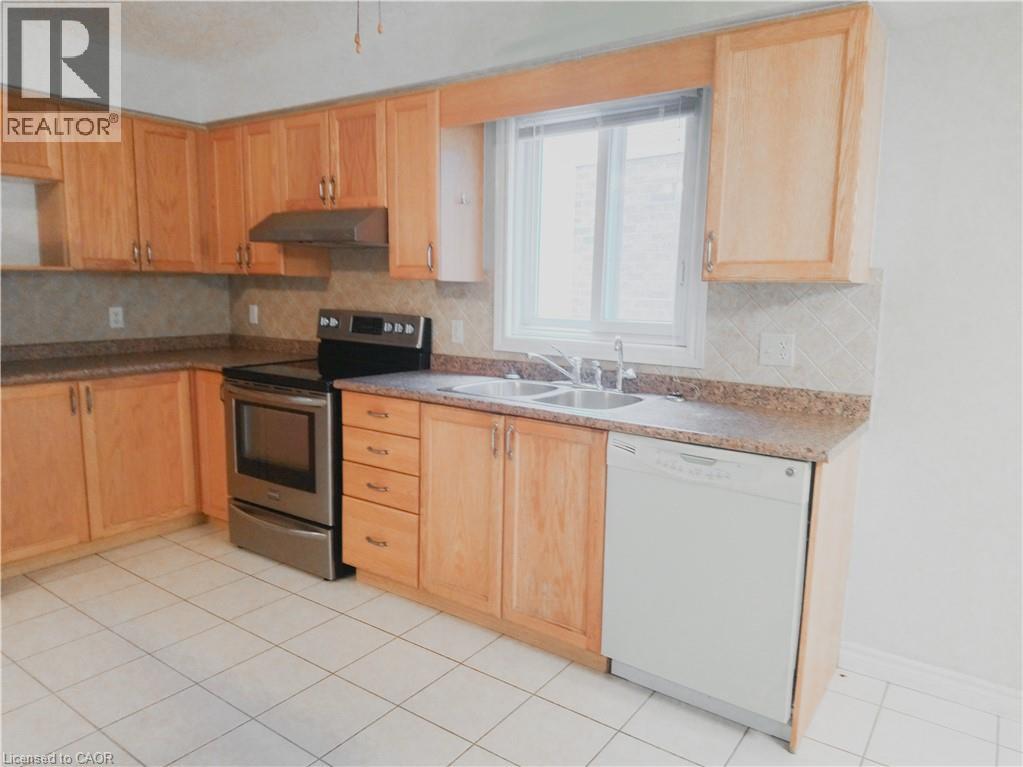 569 ACTIVA Avenue, Kitchener, Ontario, N2E4C3 — Photo 20
