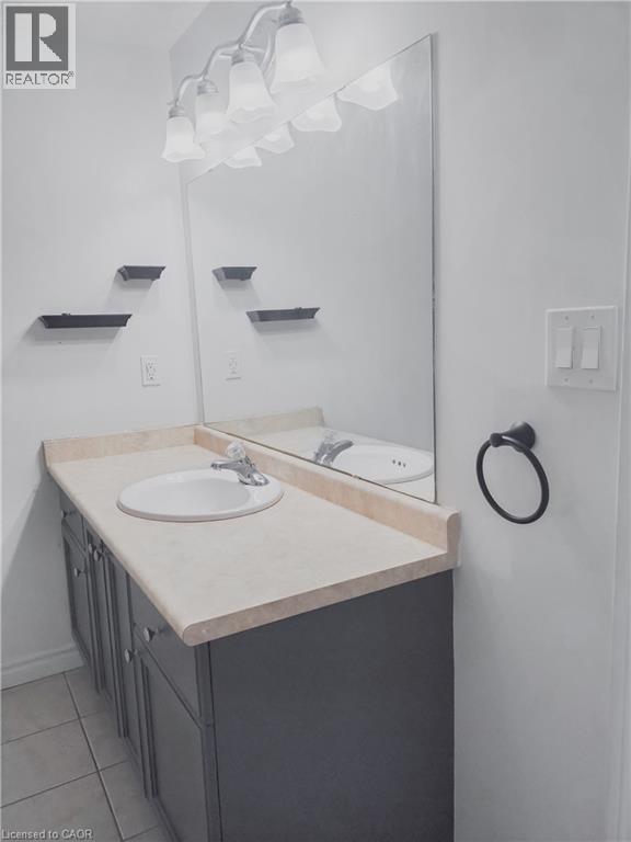 569 ACTIVA Avenue, Kitchener, Ontario, N2E4C3 — Photo 30