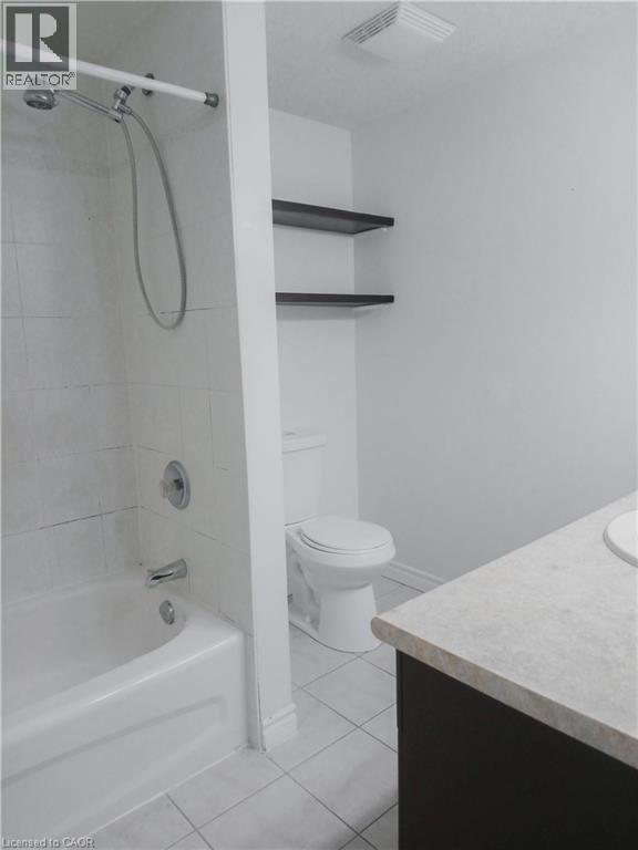 569 ACTIVA Avenue, Kitchener, Ontario, N2E4C3 — Photo 32