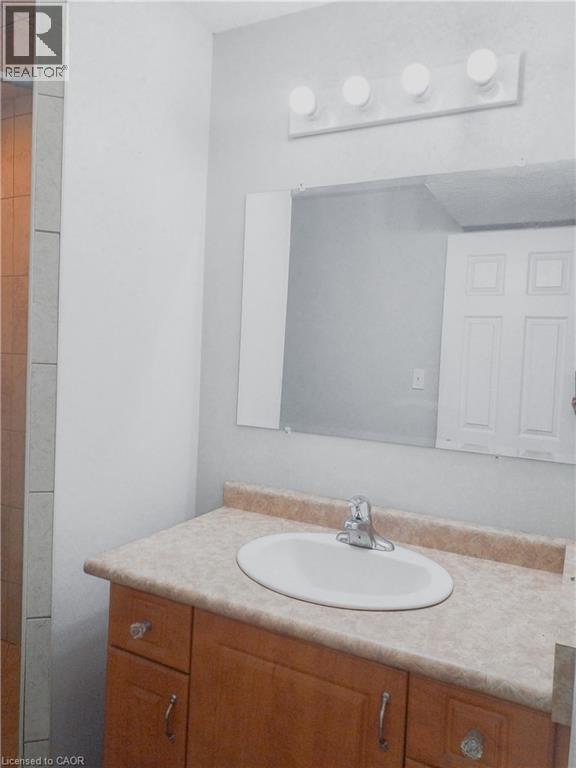 569 ACTIVA Avenue, Kitchener, Ontario, N2E4C3 — Photo 33