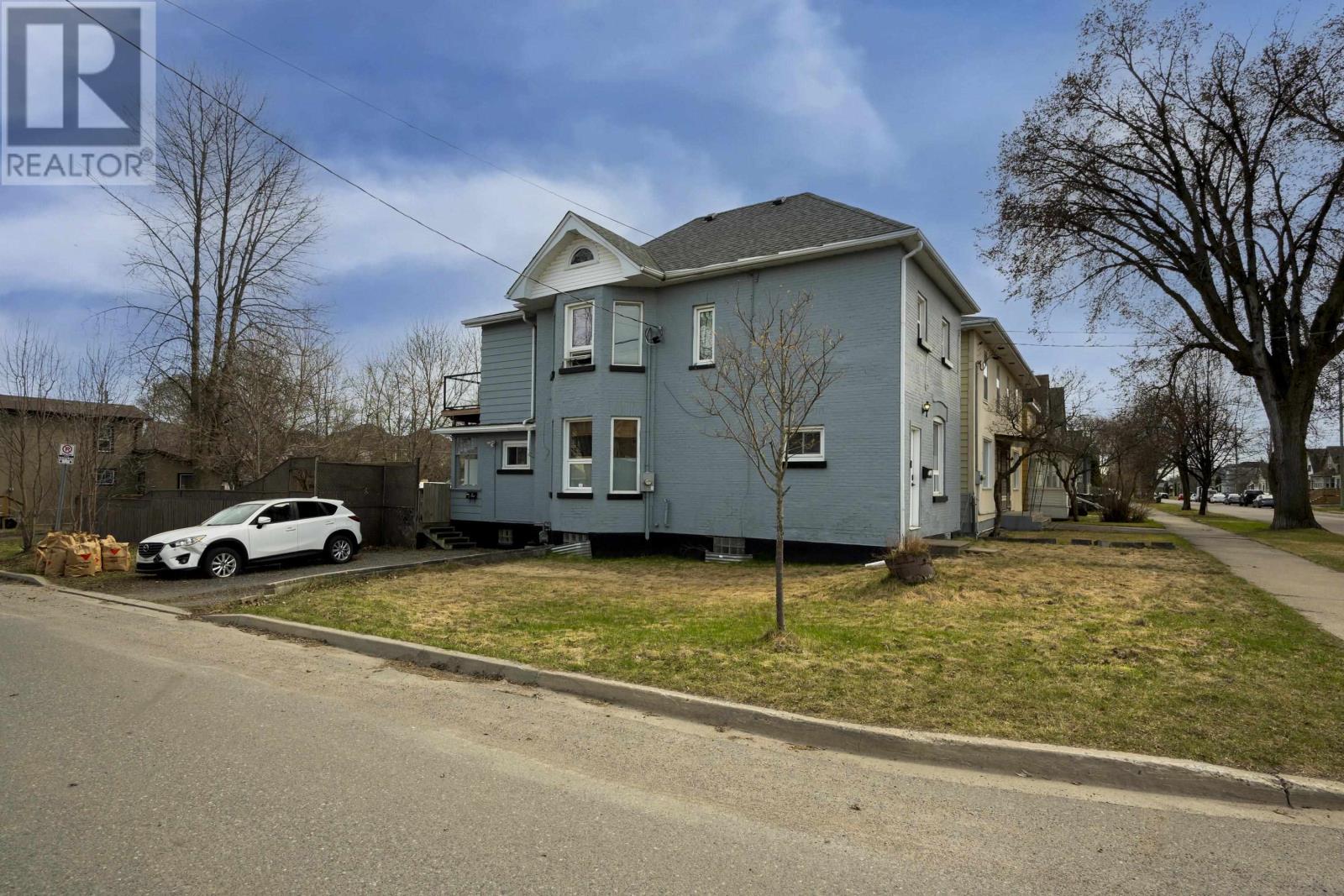 49 Ontario ST, P7B3G1 — Photo 1