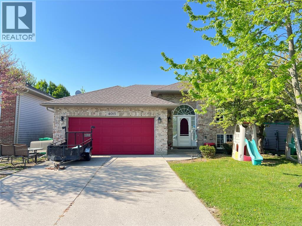 4015 Applewood DRIVE, Petrolia, Ontario, N0N1R0 — Photo 1