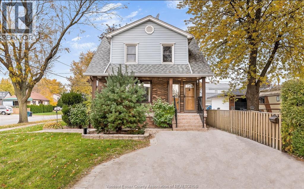 704 BENSETTE, Windsor, Ontario, N8X2Z1 — Photo 1