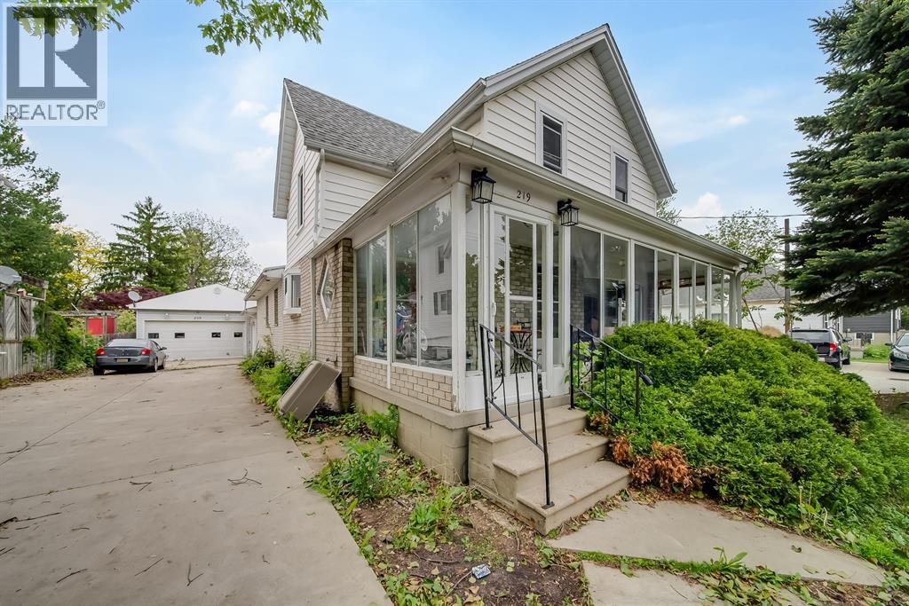 219 INSHES, Chatham, Ontario, N7M2Z5 — Photo 1